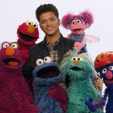 w583h583_62602-sesame-street-bruno-mars-don-t-give-up